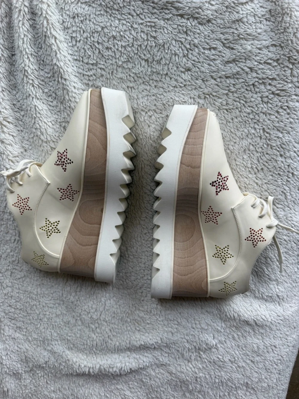 Stella McCartney Cream Platform Lace-Up Oxfords with Multicolor Star Cutouts